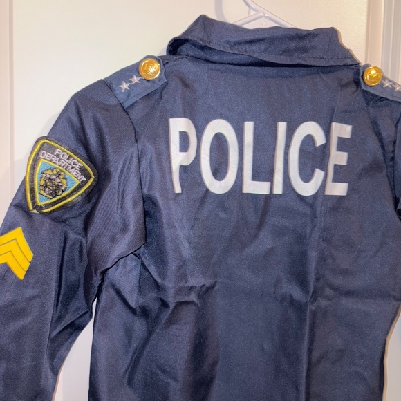 NWOT Police Officer Costume for Kids, Dress Up Set with Accessories Size Medium - Picture 8 of 16